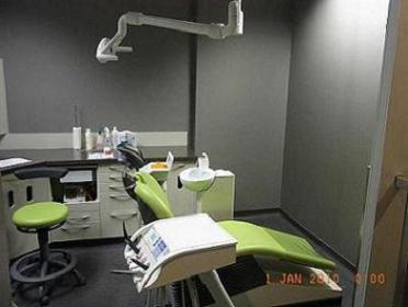 About Us - Dental Care Glebe in Sydney, doctor's room